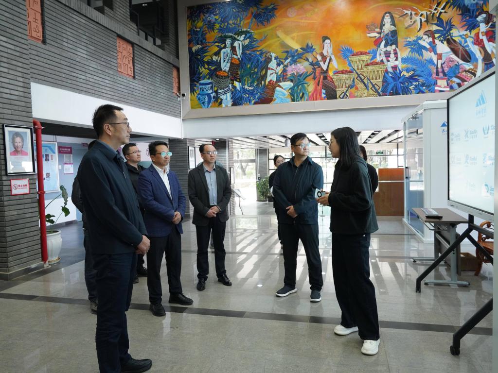 楚雄师院王红力一行参观实验室-20251031